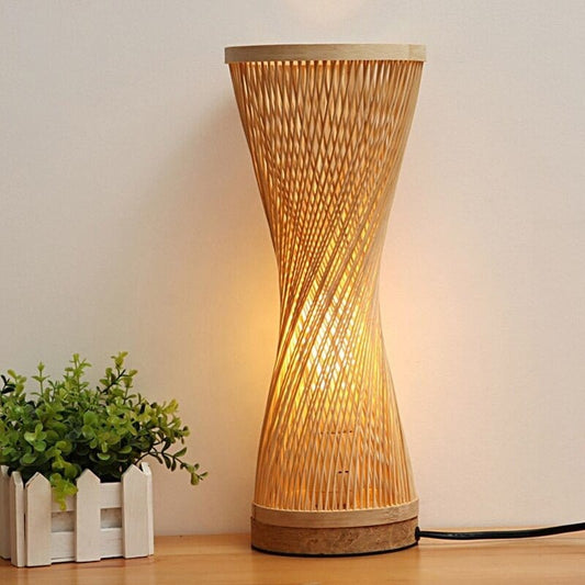 Lampada da comodino in bambù lavorato a maglia Titolo predefinito
