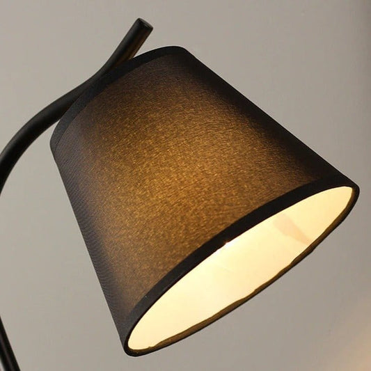Lampada da comodino industriale nordica